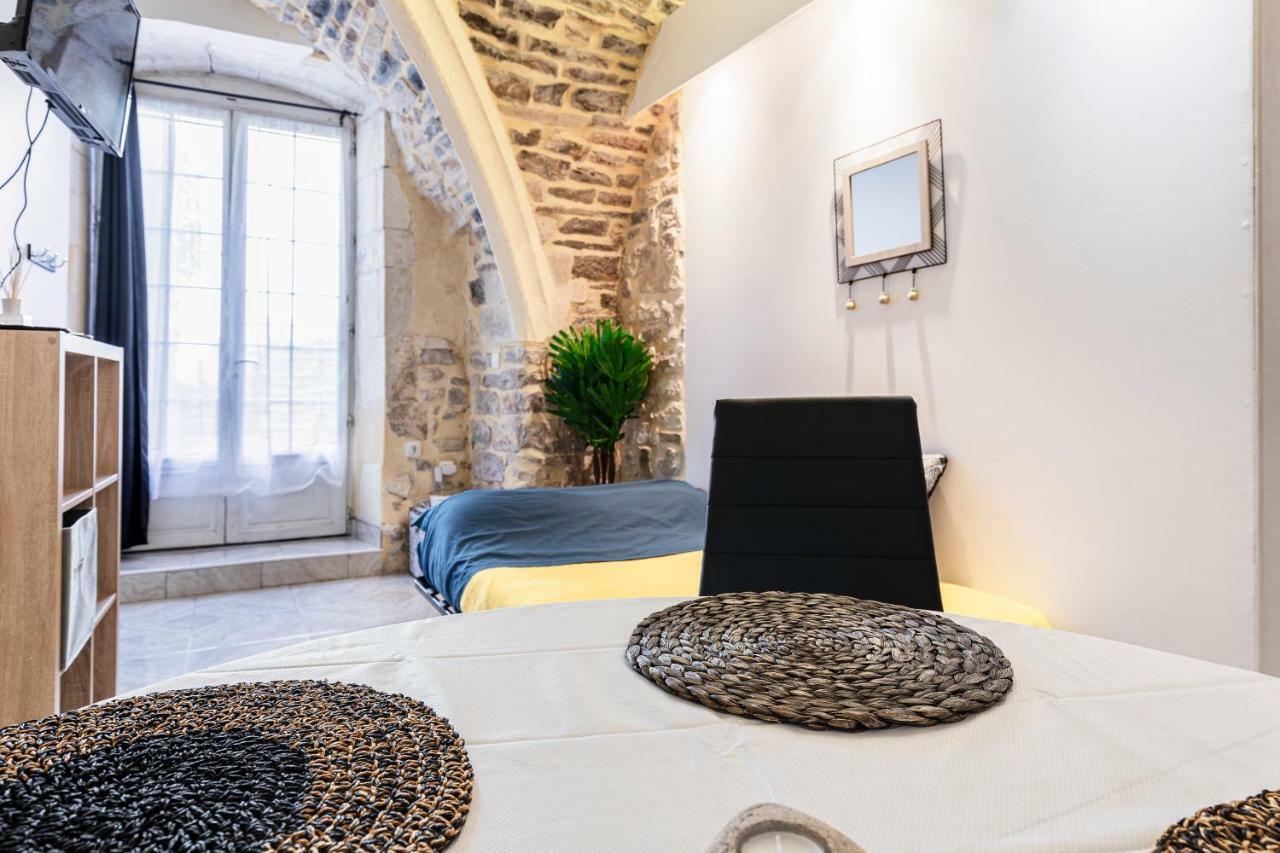 Calme Cocon Troglodyte Au Coeur De La Ville Apartment นีมส์ ภายนอก รูปภาพ