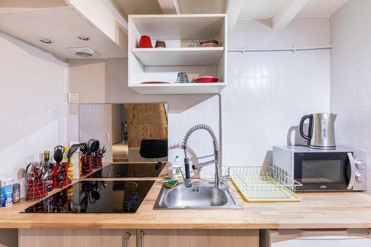 Calme Cocon Troglodyte Au Coeur De La Ville Apartment นีมส์ ภายนอก รูปภาพ